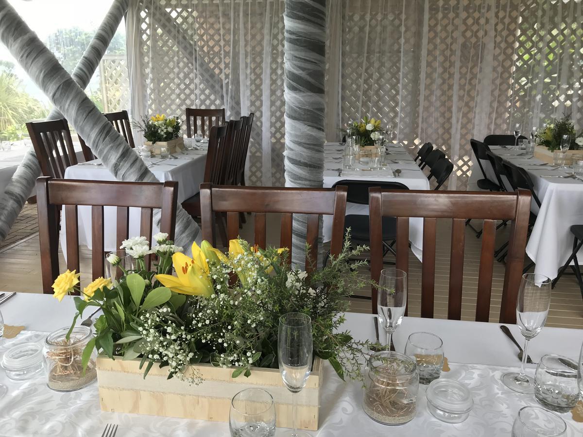 Tipi And Bobs Waterfront Lodge Tryphena Ngoại thất bức ảnh